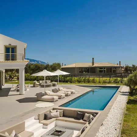 Villa Felicity Svoronata